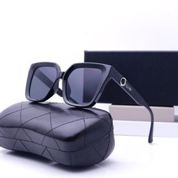 Occhiali da sole classici di moda per uomini donne designer di cornici glassata nera che guida occhiali da sole retrò occhiali da esterno per occhiali di lusso sunnies