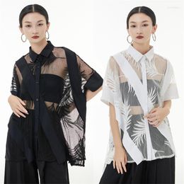 Women's T Shirts French Vintage Perspective Lace Shirt Summer Thin Loose Small And Western Style Hollow Out Polo Cardigan Top2023