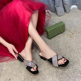 Hausschuhe Klassische Schuhe Frau Maultiere Rutschen Platz Mid Heels Für Frauen Bling Glanz Plissee Plattform Sommer Plus Größe
