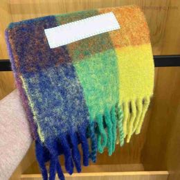 Scarves of Ac Wool and Mohair Shawls to Promote Fans