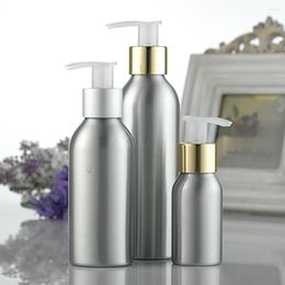 Bottiglie di stoccaggio Design Contenitore cosmetico Flacone per shampoo / lozione in alluminio da 100 ml con interruttore regolabile Pompa in oro e argento