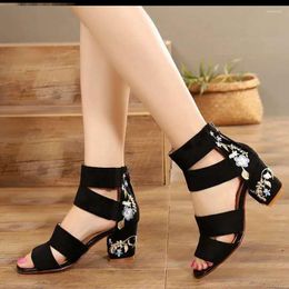 Sandals Ethnic Style Embroidered Mid-heel Women 2023 Summer All-match Thick Heel Elegant Retro Open Toe Shoes