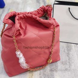 bag Chain Totes Designer Vintage Women Bags Solid Colour Leather Bag Large Shopping Handbags Golden Pendant Claic Handbags tops quality 2023