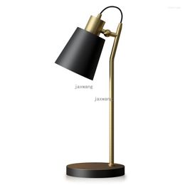 Table Lamps Nordic Light Luxury LED Iron Modern Adjust Desk Lamp Creative Beside Bedroom Fixtures