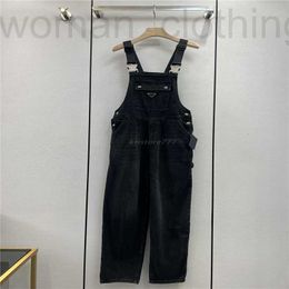 designer 22ss Women Cotton Designer Pants Suspenders Vest With Triangle Sign Female High End Milan Runway Casual Loose Denim Outwear Suit Trousers VQMS