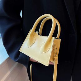Evening Bag Metal Handle Handbags For Women Bag Trend Chain Fashion Ladies Clutch Bags Clutches