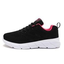 Designer Mulheres Spring Sapatos de corrida respiráveis ​​pretos rosa preto rosa vermelha feminina esportes ao ar livre tênis color69