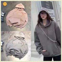 2023 neue hochwertige Herren Damen Hoodies Herbst Winter Designer Sweatshirts Paar einfache Stahl gedruckte Buchstaben Logo beiläufige lose Kapuzen-Fleecepullover