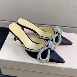 Mach Mach Slippers Pumps Bow Satin Crystal Embellished Evening Shoes 65cm Stiletto Heels Sandals Women Medium Luxury Designers Ankle Strap Dress Shoe Factory Z