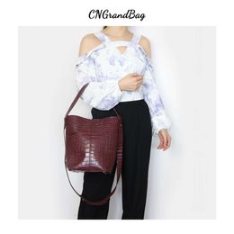 New winter style women handbag genuine leather bucket bag fashion style crocodile pattern leather ladies large hobo bag 230302