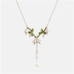 Chains AENSOA Elegant Pearl Bell Orchids Pendant Choker Necklace For Women Golden Metal Thin Chain Floral Necklaces Wedding Jewelry
