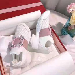 Dança de luxo feminina e sapatos casuais designers 20 cores de alta qualidade design de design clássico Ace Sneak226z