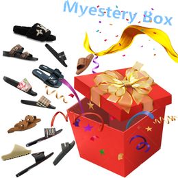 Mystery Box Uomo Donna Sneaker Scarpe casual Confezione regalo economica Pantofole Sandali Sneakers Scarpe stringate Walking Scarpe da ginnastica sportive Band Chaussures Moda Nizza Slip On Scarpe