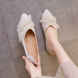 Dress Shoes 2022 Spring and Autumn Solid Color Comfortable Soft Lace Edge Pearl Shallow Mouth Mary Mazhen Women's Flat Shoes Large Size L230302