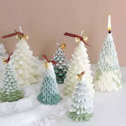 Christmas Tree Pine Cone Scented Candle Soy Wax with Hand Gift Home Creative Xmas Scene Decoration