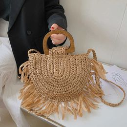 Summer Straw Bags for Women Tassel Handmade Beach Crossbody Bags Rattan Woven Handbags Travel Shopper Resort Style Shoulder Bags 230303