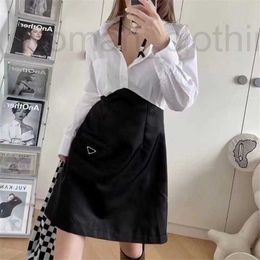 designer Classic Designer Long Sleeve Dress Triangular Zip Pocket Shirt Stitching Waist Dresses Women With Safety Buckle Shoulder Strap IP7O