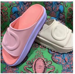 2023 Pantofole da spiaggia con fondo spesso moda Estate Donna Nuovo EVA con suola spessa Miami Slides Designer Sandali piatti Casa Rosa Bianco Infradito 35-42
