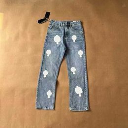 Jeans da uomo 2023 Designer Realizza pantaloni dritti cromati lavati vecchi con stampe di lettere a cuore lunghe