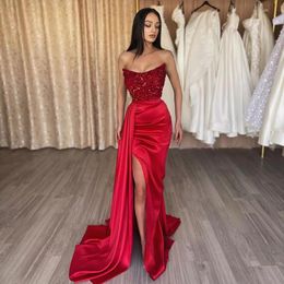 Red Sequined Mermaid Prom Dresses Strapless Neckline Overskirt Evening Gowns Sweep Train Side Split Special Occasion Formal Wear