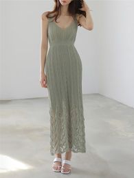 Casual Dresses Hollow Out Long Knitted Dresss Sexy Women Spaghetti Strap Korean Slim Holiday V-Neck Sundress Sleeveless Vintage N183