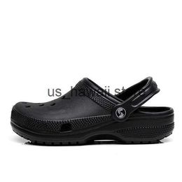 Slippers 2022 fashion Slippers Clogs Sandals Slip On Casual Beach Waterproof Shoes men Classic Nursing Hospital Women Slippers Work Medical T2303031