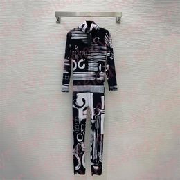 Letter Print One Piece Swimwear Long Sleeve Surfing Swimsuit Womens Hot Spring Bodysuit Bathing Suit