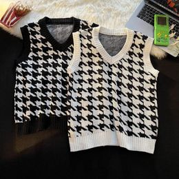 Men's Vests Sweater Vest Retro V-neck Loose College Wild Sleeveless Couple Fashion Knitted Top