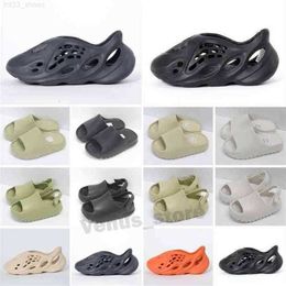 With Box Fashion EVA Foam Runner Kan Slides Toddlers Infants Kids Childrens Slippers Triple Red White Black Desert Sand Bone Resin