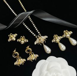 Moda classica ape collana pendente dichiarazione catena perla orecchino di lusso orecchini a bottone aretes orecchini per le donne signora sposa festa amanti del matrimonio regalo