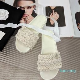 2023 Pearl Slippers Heavy Industry Small Beaded Feet Highlight Temperament in Exquisite Visual Effec