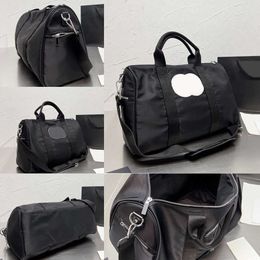 top Duffel Bags men Designer Luggage Womens Bag Nylon Luxurys Handbag Travelling s Cross Body Fashion Classic 221128