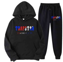 Tracksuit Trapstar Brand Printed Sportswear Men's t Shirts 16 Colors Warm Two Pieces Set Loose Hoodie Sweatshirt Joint design 2023ess