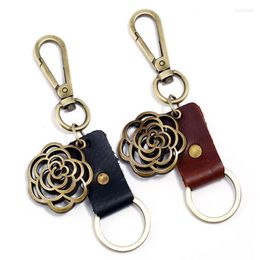 Keychains Charm Men Leather Keychain Vintage Metal Flower Key Chains Fashion Women Keyring Female Car Bag Pendant Jewellery Accessories Gift