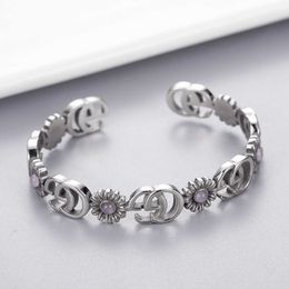 Fashion Collection 2023 New Luxury High Quality Fashion Jewelry for double pink diamond bracelet ring and the same flower Ben pattern hair ornament