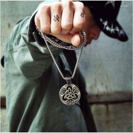 Pendant Necklaces Europe And America Retro Fashion Man Cool Punk Ireland Heart-to-Heart Round Plate Tag Necklace Sweater Ornament