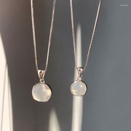 Pendant Necklaces Elegant White Round Moonstone Necklace Ladies Vintage Flower Choker Clavicle Chain Charm Party Jewellery For Women Gift