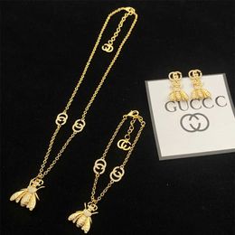 Fashion Collection 2023 New Luxury High Quality Fashion Jewelry for ancient family Necklace women's diamond inlaid bee suit Bracelet trend earring head