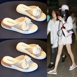 Sandals 2022 New Fashion Platform Wedge Fashion Allmatch Beach Sandals Luxury Sandals Women Designers Peep Toe Comfortable Slippers Z0306