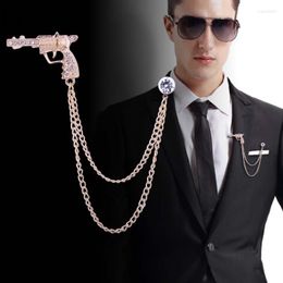 Brooches Fashion Pistol Men Rhinestone Gold Brooch With Chain Tassel Gun Pin Metal Lapel Pins Accessories Jewelry