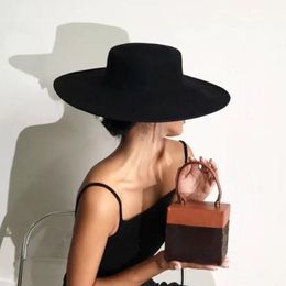Stingy Brim Hats Women Fascinator Fedora Hat French Style Big Brim Woollen Hat Elegant Solid Design Retro Jazz Cap for Ladies Autumn Winter 230306