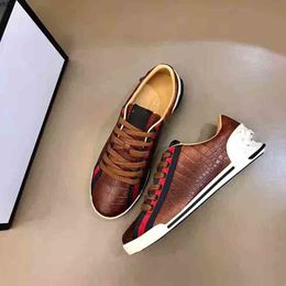 2023 mens designer shoes letter printed luxury fashion casual black men sports sneakers high quality real picture MKJKL rh10002