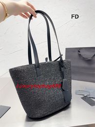 New Popular Unisex Totes Bag Designer Handbag Y&L Lady Shoulder Tote Bags Fashion Simple Style Black Small Luxury Handbags with Leather Strap Square Wallet Mini Purse