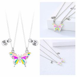 Chains 2023 Couple Necklace Enamel Cute Attractive Butterfly Circles Pearl With Initial Pendant