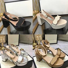 2023 Women Designer Leather Platform Sandals Luxury High Heels Metallic Laminate Leather Middle High Heel Lock IT Sandal Summer Wedding Shoes Dress Shoe NO261