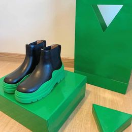 Tasarımcı Klasik Botlar Deri Martin Ayak Bileği Chaelsea Boots Moda Anti-Slip Sıcak Dalga Renkli Kauçuk Dışarı Elastik Dokum Lüks Konfor Lastik Doku Ayakkabıları