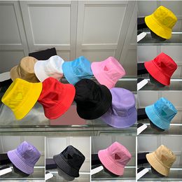 16 стилей дизайнеры мужские женские шляпы с ковшой. Шляпа Sun Предотвращение Bonnet Beanie Beanie Beanie Baseball Cap Snapbacks на открытом воздухе платье для рыбалки шапочки
