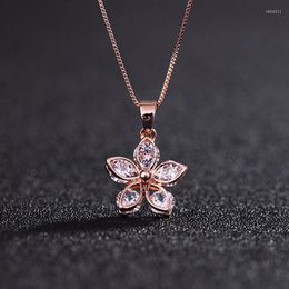 Pendant Necklaces 2023 Korea Elegant Zircon Choker Plated Rose Gold Flower Necklaces/women Accessories Wholesale/gros Collier/bijoux Femme