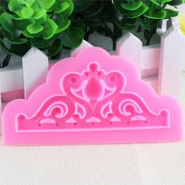 Baking Moulds 2pcs/lot Soft 3D Lace Embossed Crown Silicone Mould Chocolate Cake Decorating Moulds Fondant Mould DIY Bakery Supplies