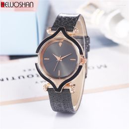 Wristwatches Simple Small Fashion Quartz Watch Exquisite Women Clock Brand Casual Leather Watches Retro Ladies WristwatchWristwatches Thun22